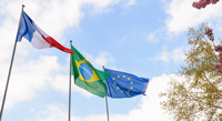 Drapeaux fran?ais, brsilien et europen